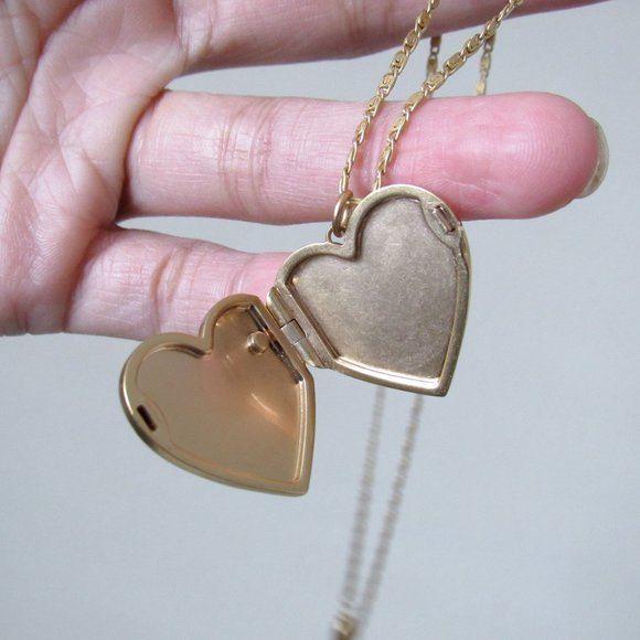 SOLD 💙 TORY BURCH Gold Heart Locket Necklace Jewel Encrusted Pendant NEW! - Picture 4 of 8
